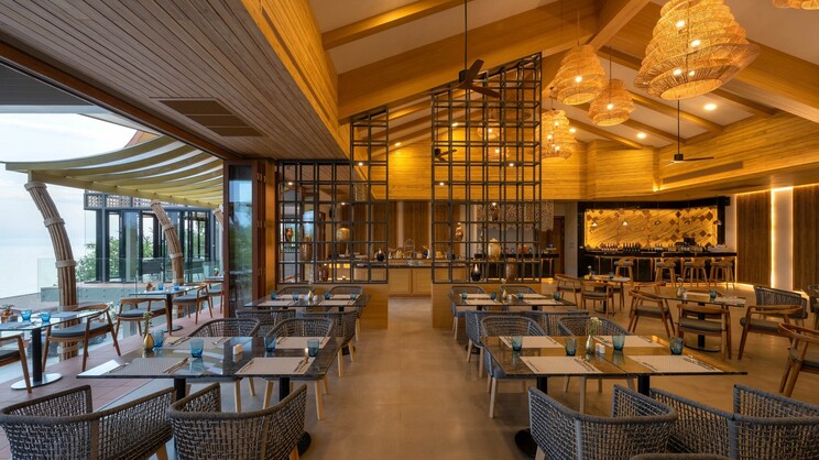 Sinae Phuket Luxury Hotel